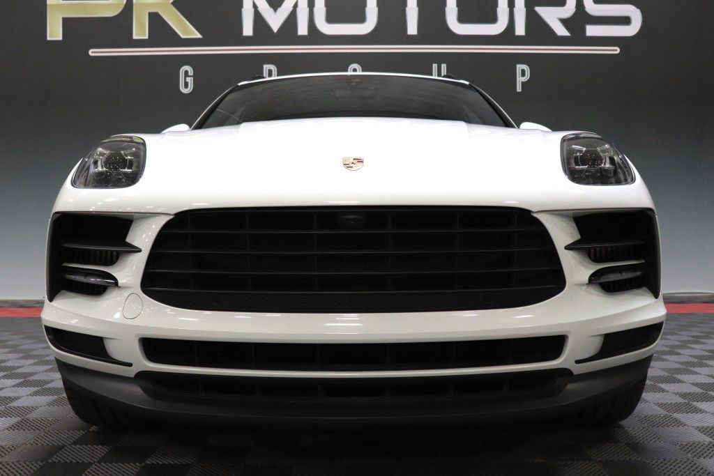 Photo 13 of this PORSCHE MACAN S