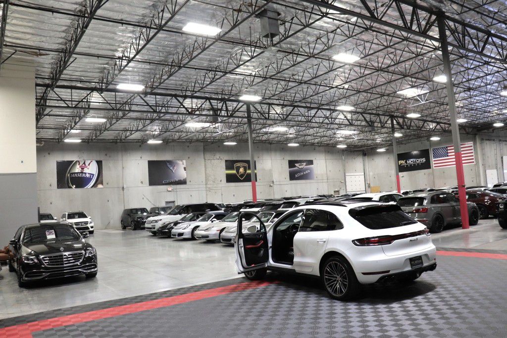 Photo 14 of this PORSCHE MACAN S