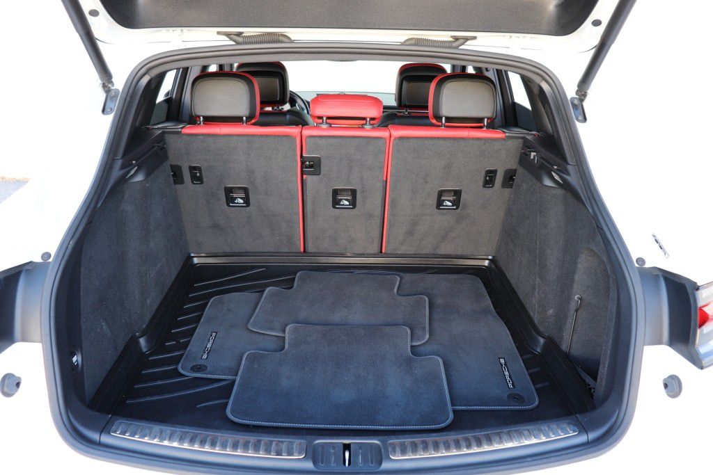 Photo 24 of this PORSCHE MACAN S