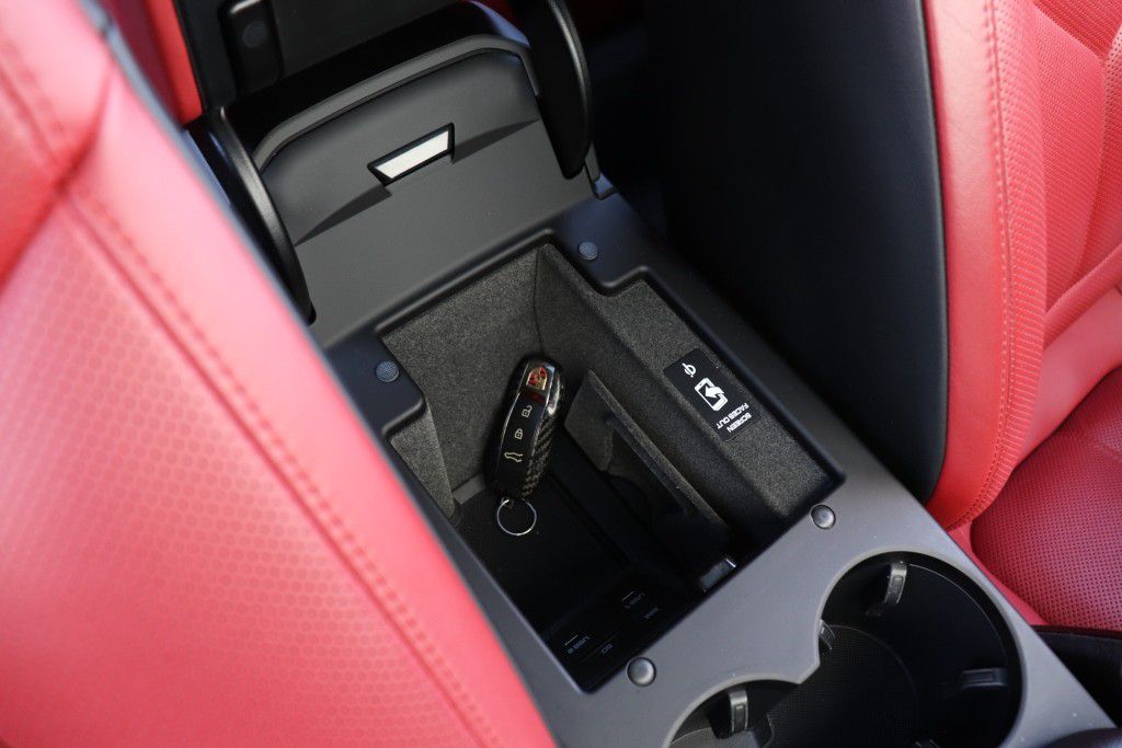 Photo 55 of this PORSCHE MACAN S