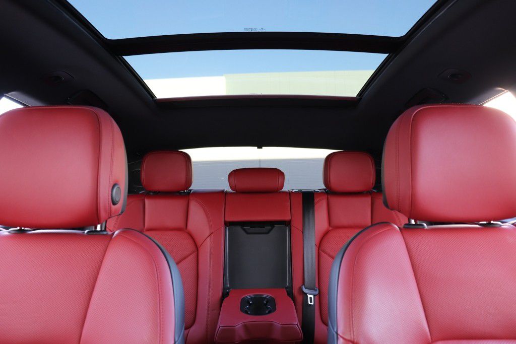 Photo 63 of this PORSCHE MACAN S