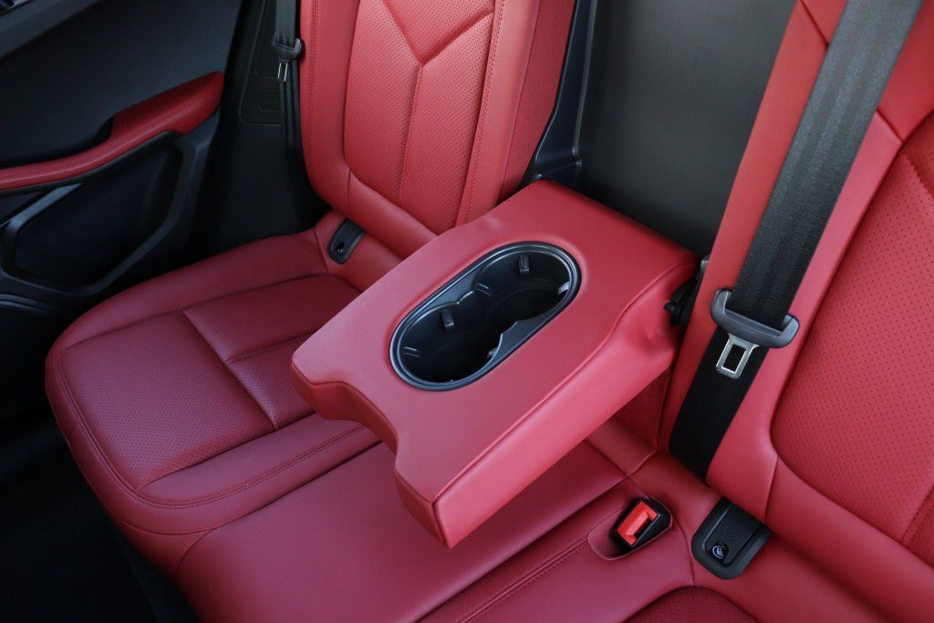 Photo 66 of this PORSCHE MACAN S