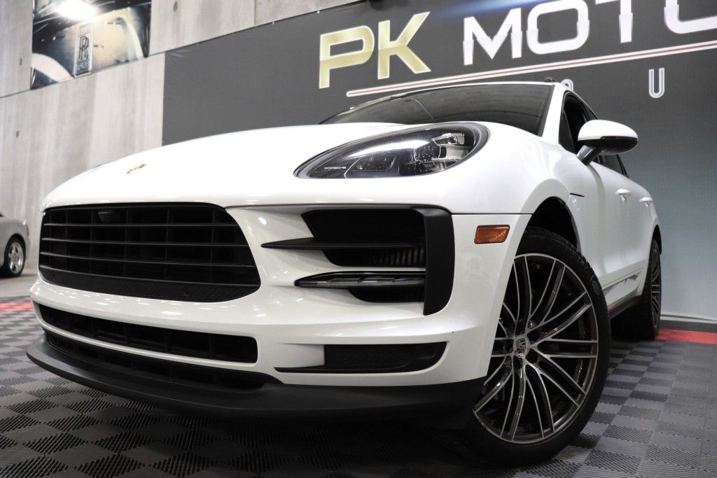 Photo 71 of this PORSCHE MACAN S