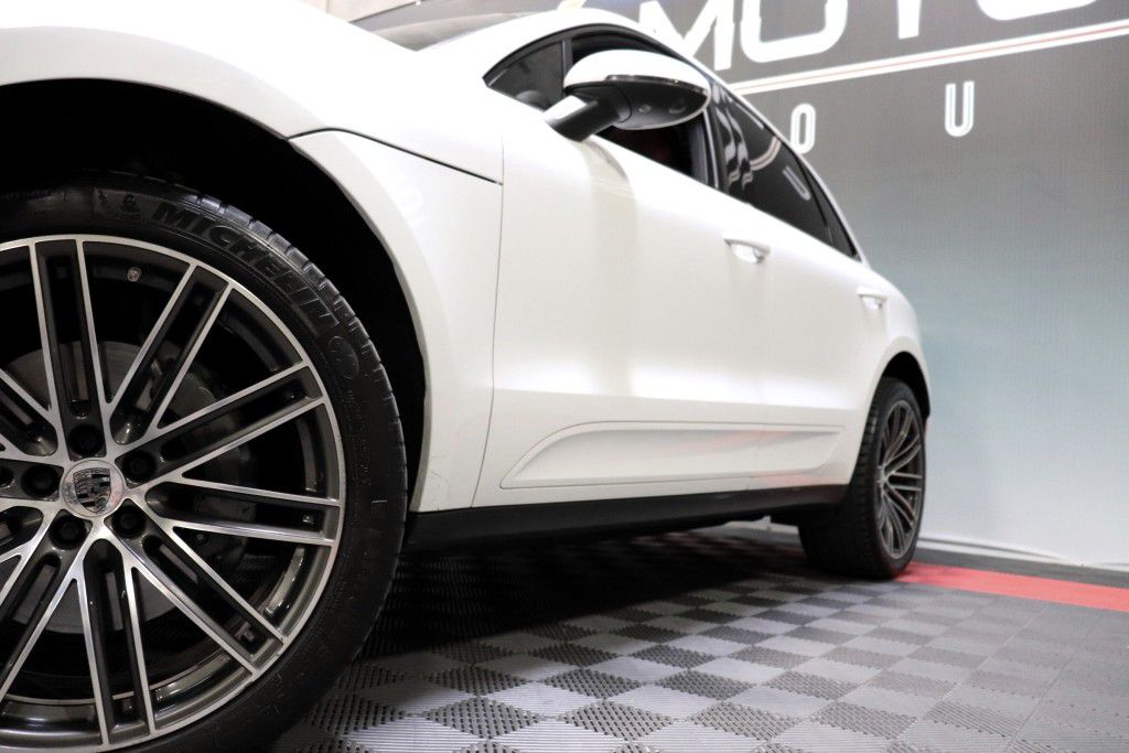Photo 73 of this PORSCHE MACAN S