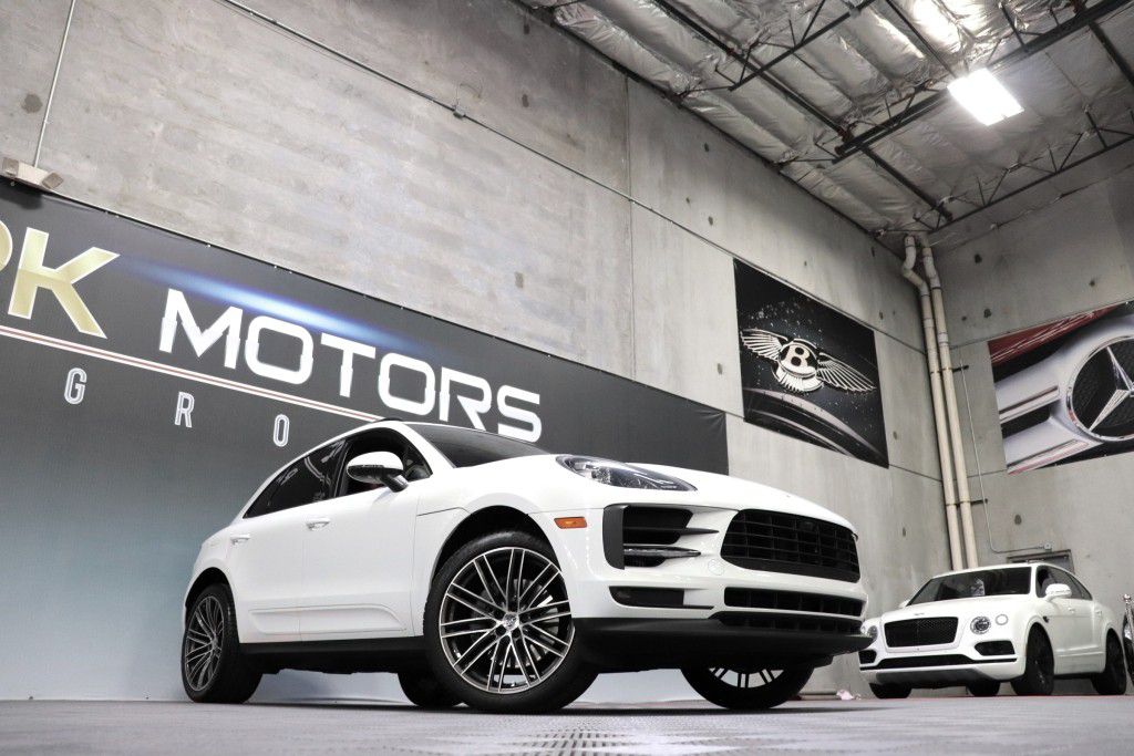 Photo 74 of this PORSCHE MACAN S