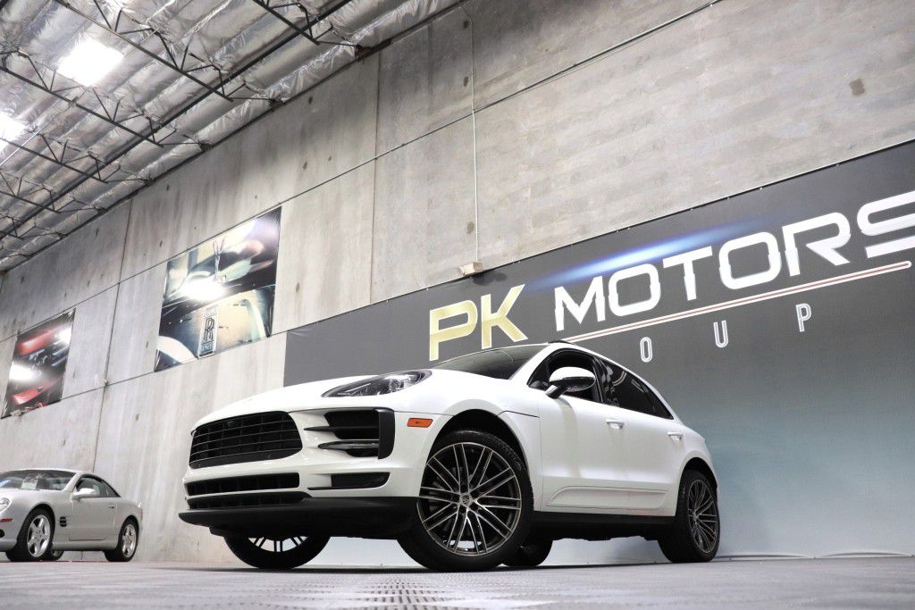 Photo 75 of this PORSCHE MACAN S