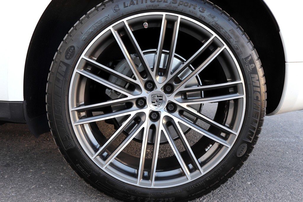 Photo 87 of this PORSCHE MACAN S