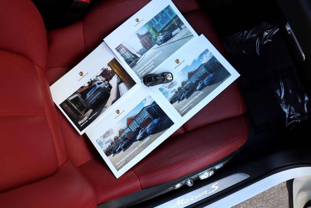 Photo 91 of this PORSCHE MACAN S