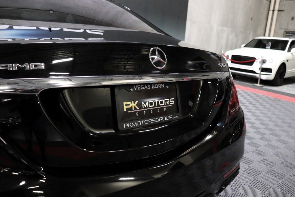 Photo 7 of this MERCEDES-BENZ S63 AMG 4MATIC