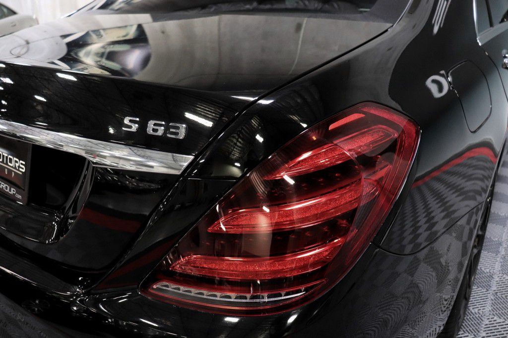 Photo 9 of this MERCEDES-BENZ S63 AMG 4MATIC