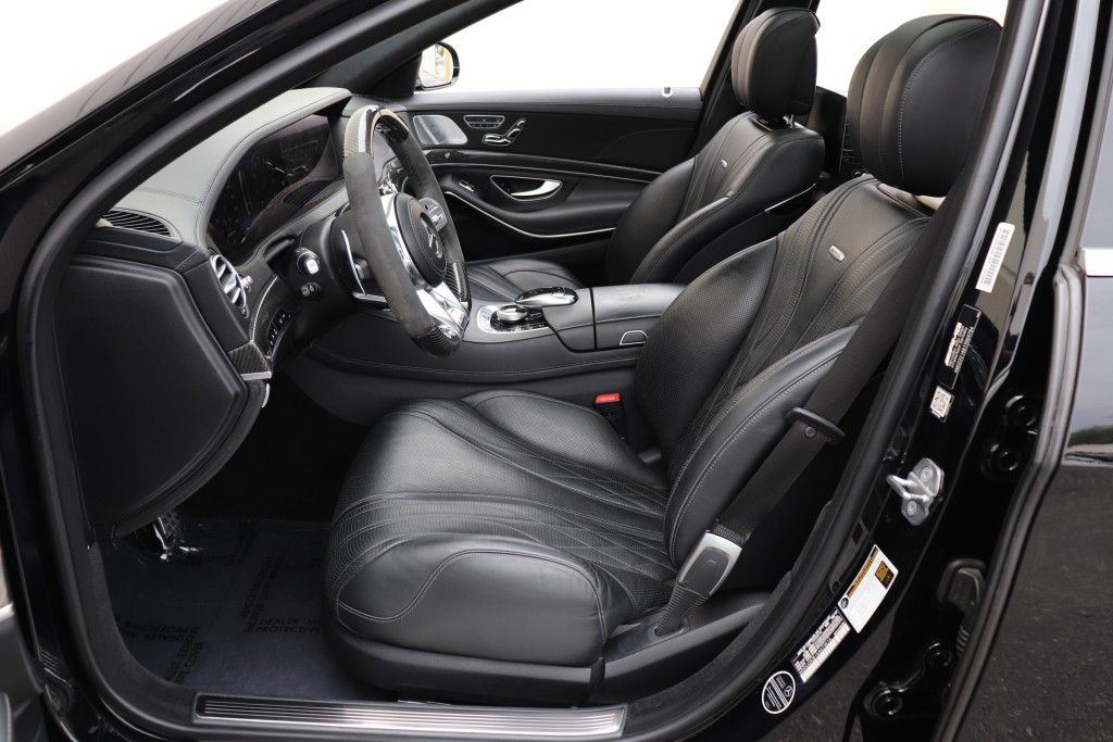 Photo 18 of this MERCEDES-BENZ S63 AMG 4MATIC