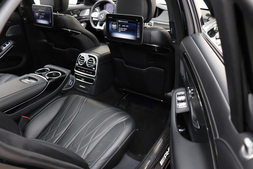 Photo 28 of this MERCEDES-BENZ S63 AMG 4MATIC