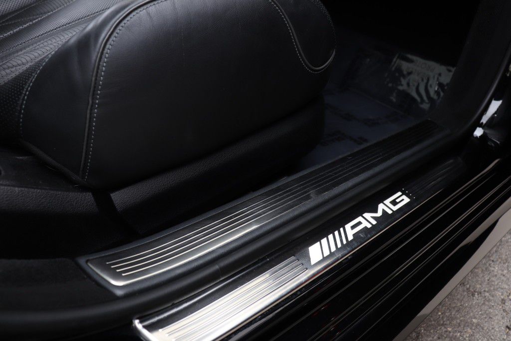 Photo 32 of this MERCEDES-BENZ S63 AMG 4MATIC
