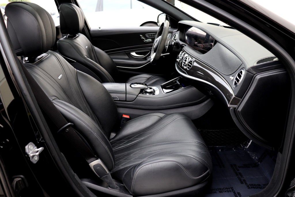 Photo 33 of this MERCEDES-BENZ S63 AMG 4MATIC