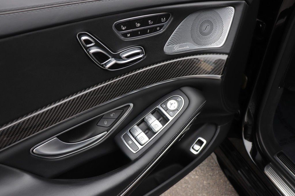 Photo 39 of this MERCEDES-BENZ S63 AMG 4MATIC