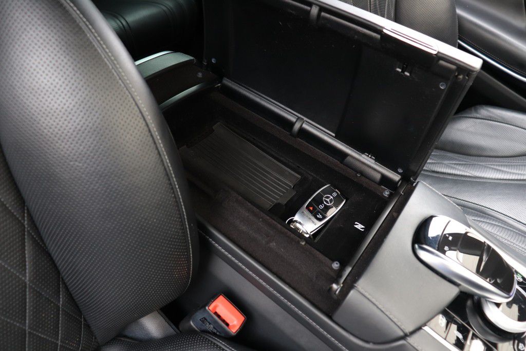 Photo 55 of this MERCEDES-BENZ S63 AMG 4MATIC