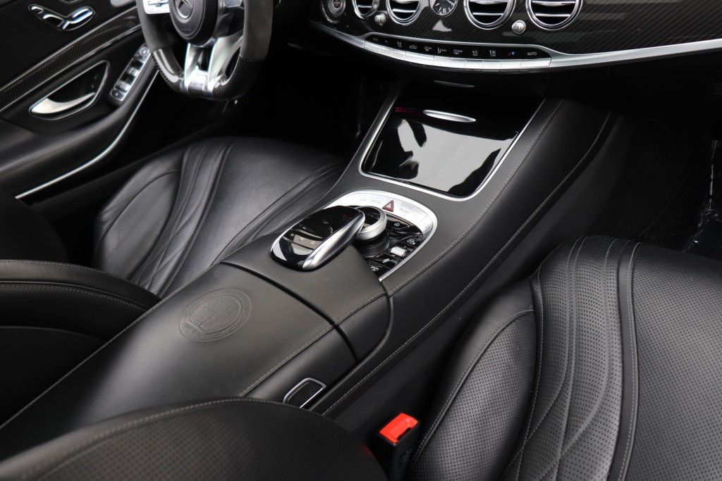 Photo 56 of this MERCEDES-BENZ S63 AMG 4MATIC