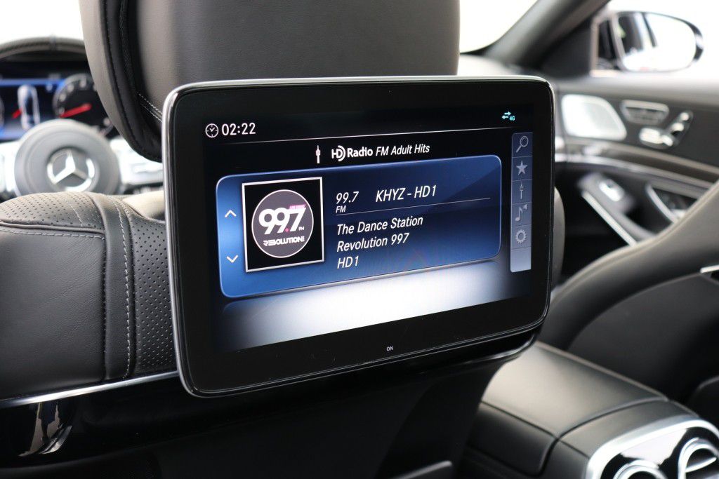 Photo 70 of this MERCEDES-BENZ S63 AMG 4MATIC