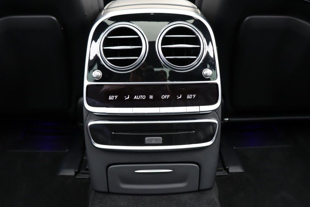 Photo 74 of this MERCEDES-BENZ S63 AMG 4MATIC