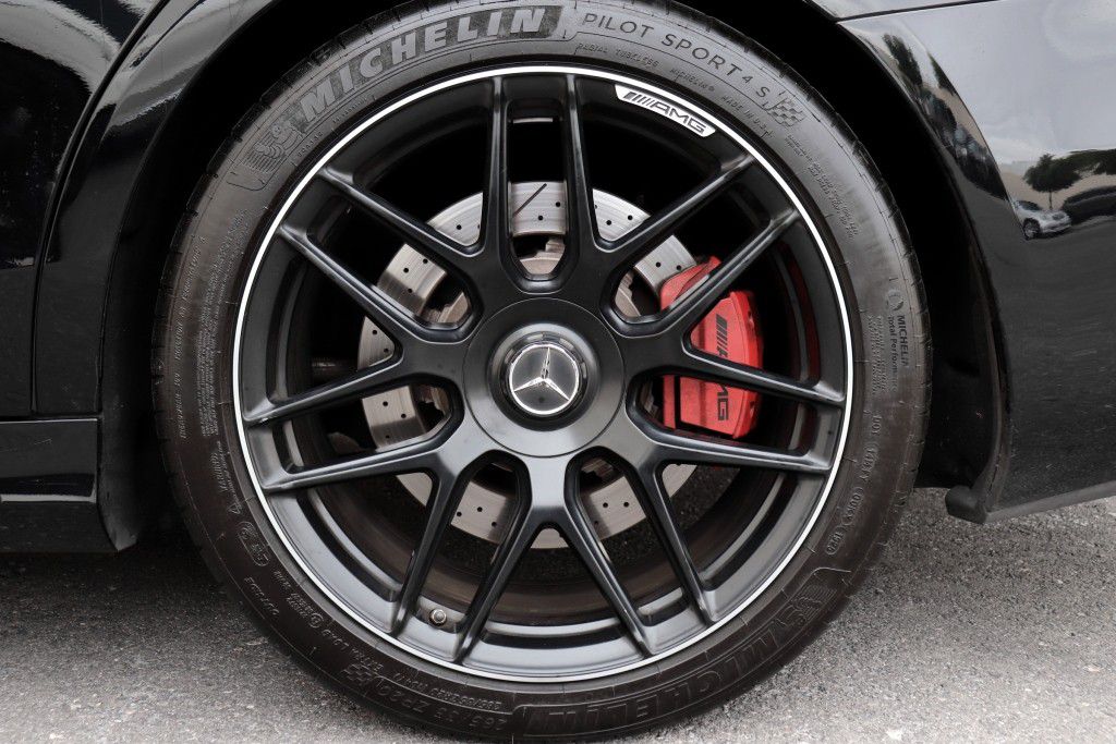 Photo 94 of this MERCEDES-BENZ S63 AMG 4MATIC