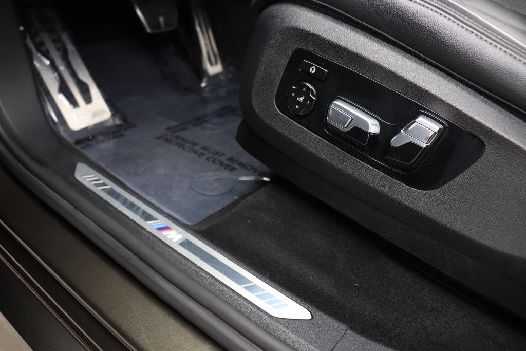 Photo 16 of this BMW X5 SDRIVE 40I