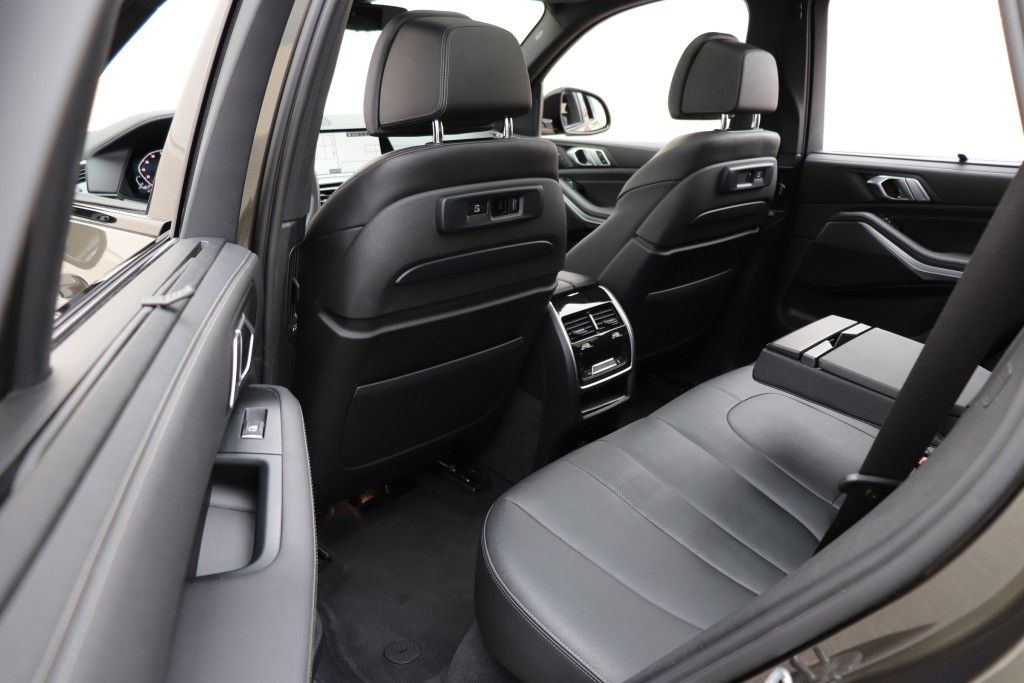 Photo 19 of this BMW X5 SDRIVE 40I