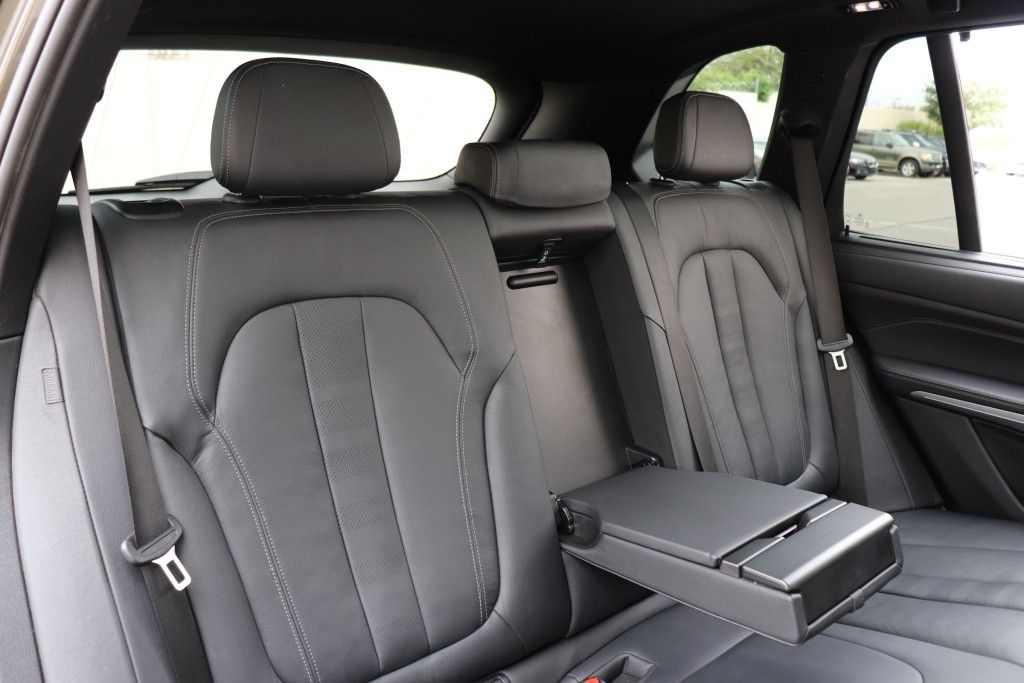 Photo 30 of this BMW X5 SDRIVE 40I