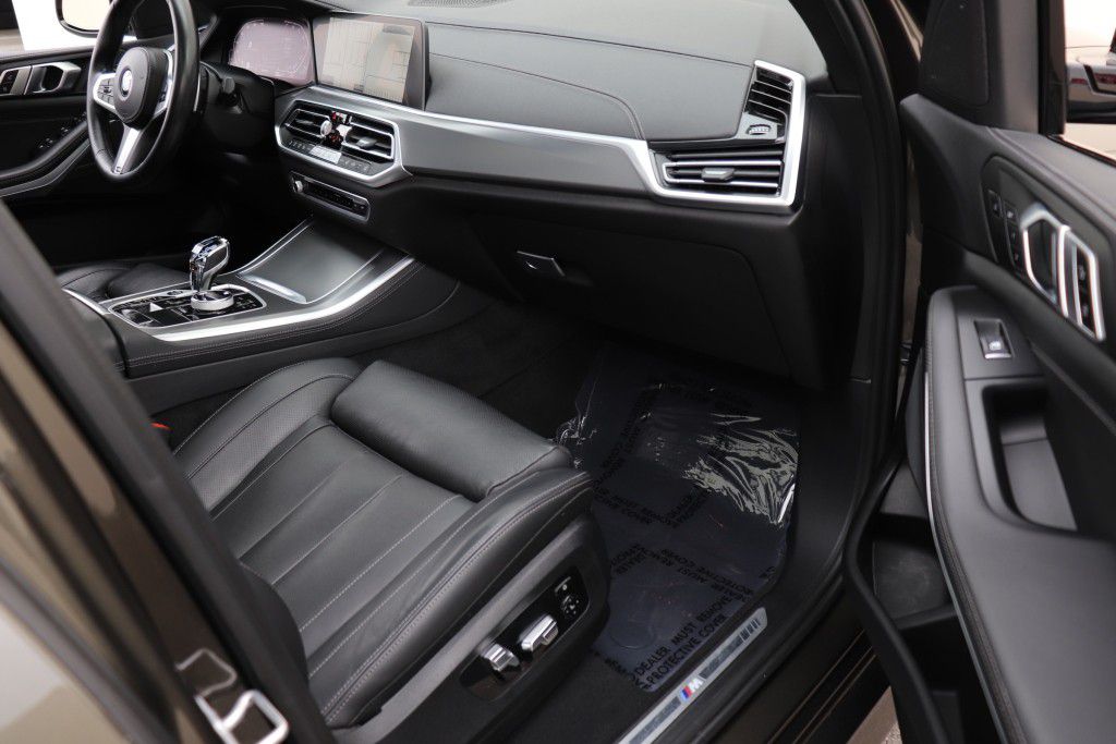 Photo 31 of this BMW X5 SDRIVE 40I
