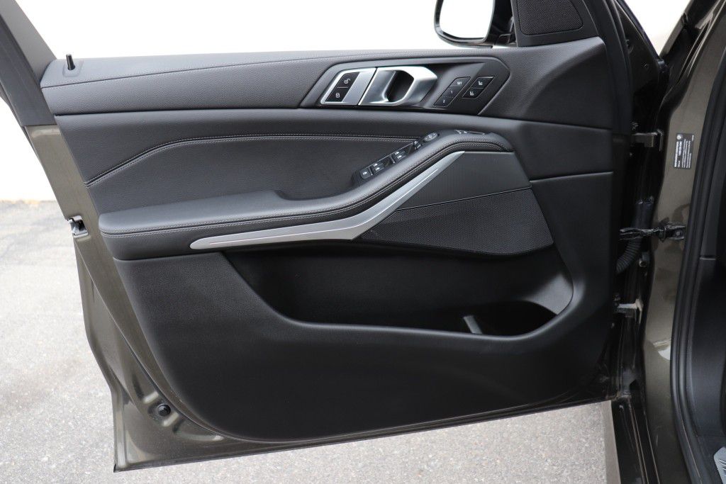 Photo 36 of this BMW X5 SDRIVE 40I