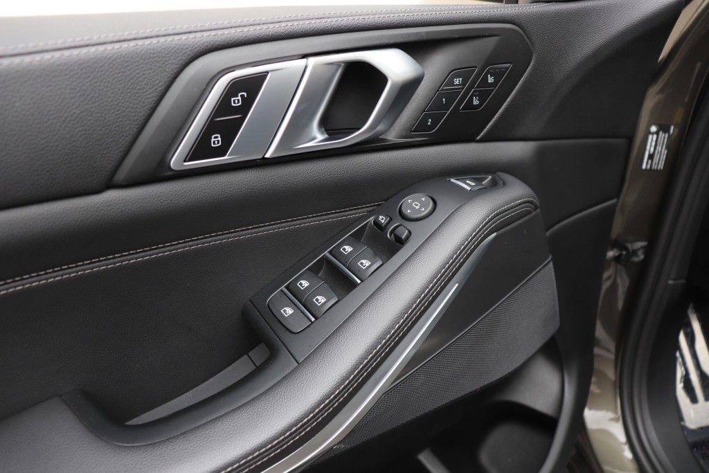 Photo 37 of this BMW X5 SDRIVE 40I