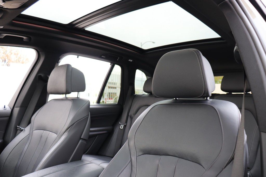 Photo 65 of this BMW X5 SDRIVE 40I