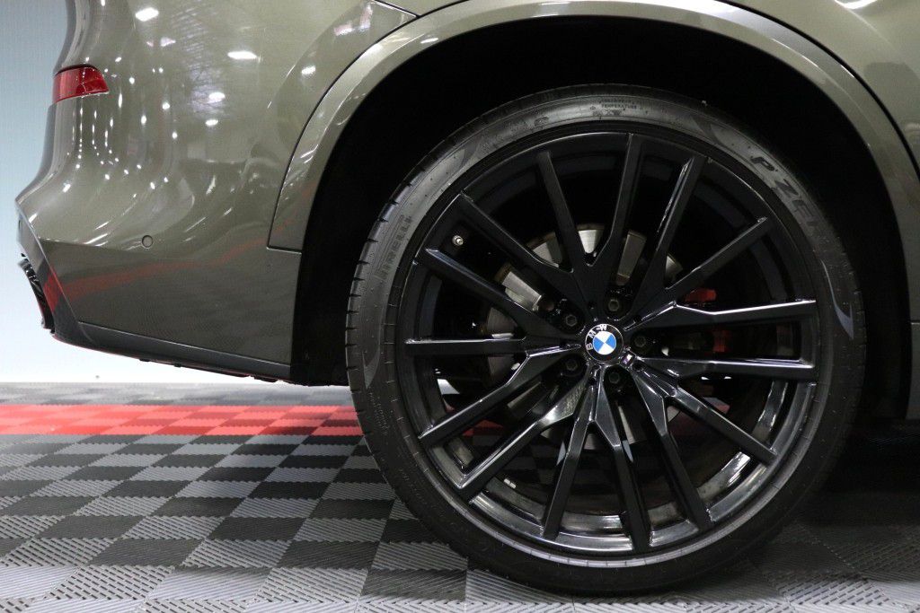 Photo 83 of this BMW X5 SDRIVE 40I