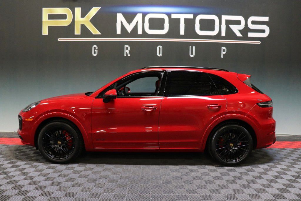 Photo 3 of this PORSCHE CAYENNE GTS