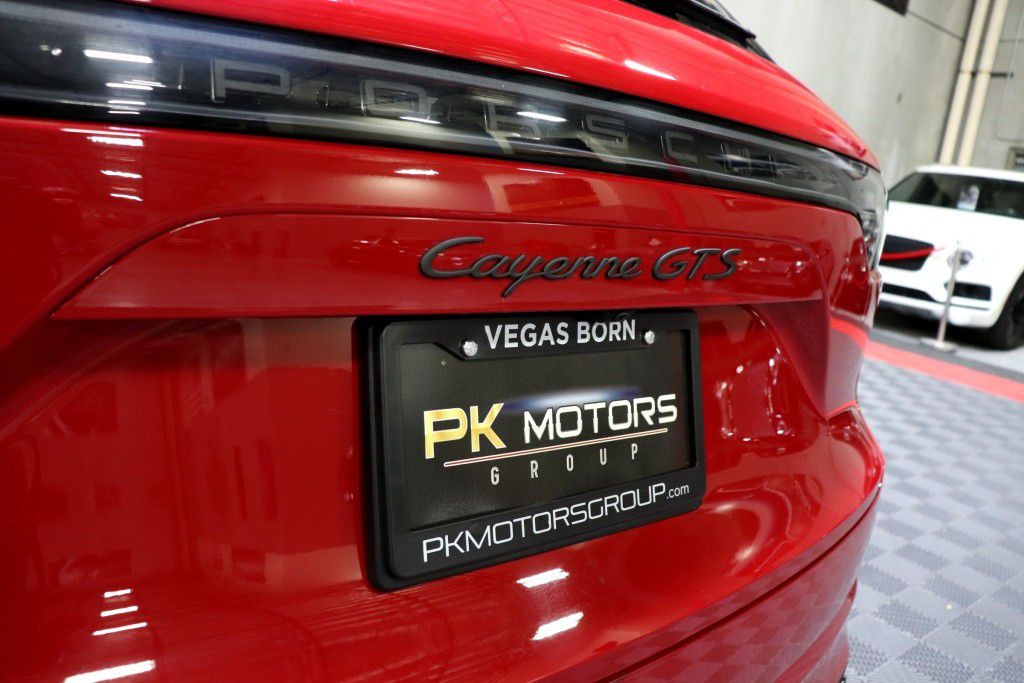 Photo 6 of this PORSCHE CAYENNE GTS