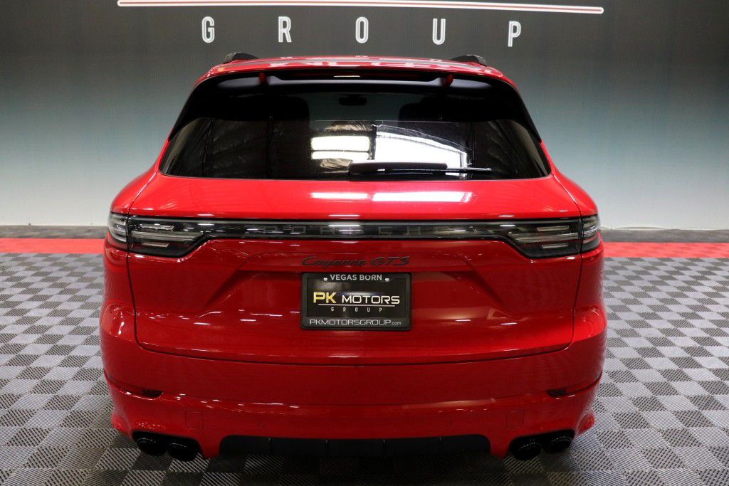 Photo 7 of this PORSCHE CAYENNE GTS