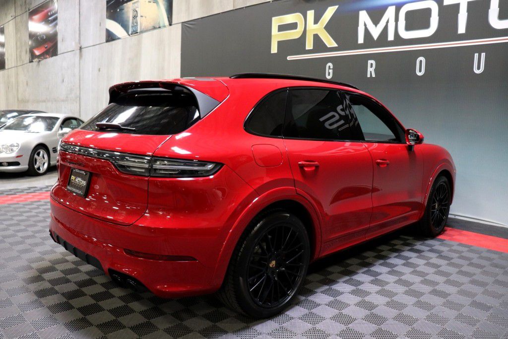Photo 9 of this PORSCHE CAYENNE GTS