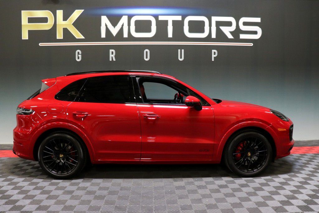 Photo 10 of this PORSCHE CAYENNE GTS
