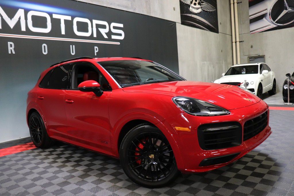 Photo 11 of this PORSCHE CAYENNE GTS