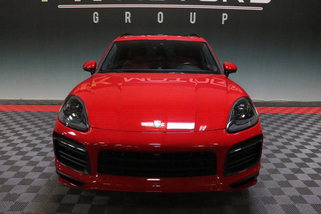 Photo 12 of this PORSCHE CAYENNE GTS