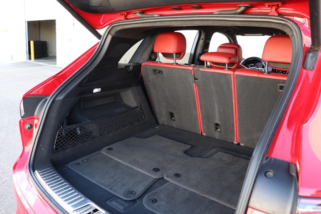 Photo 26 of this PORSCHE CAYENNE GTS