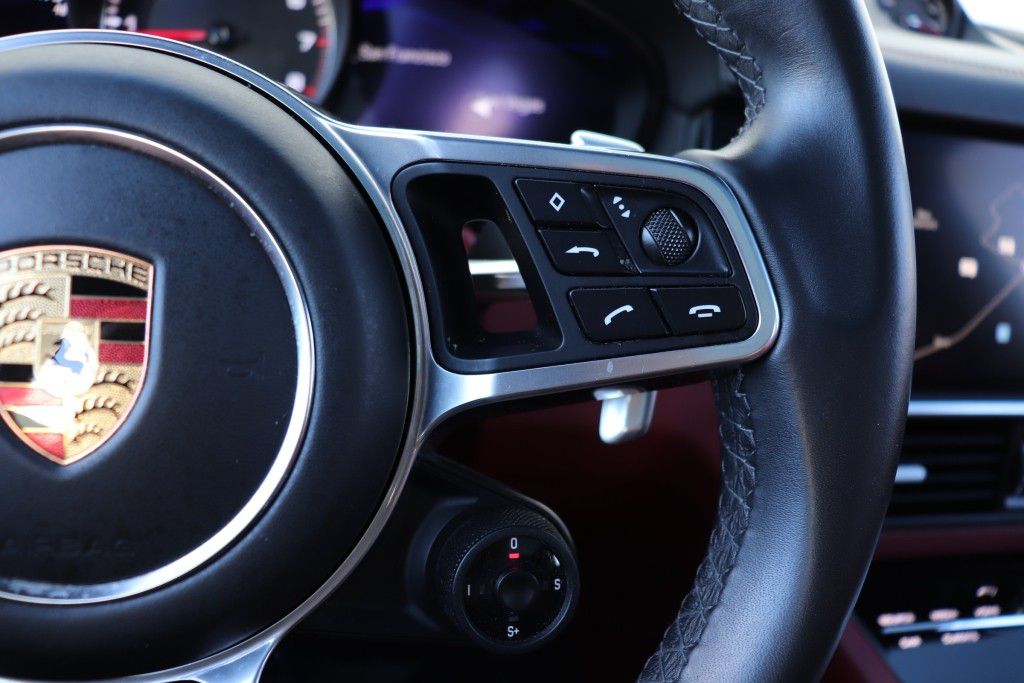 Photo 40 of this PORSCHE CAYENNE GTS