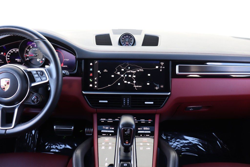 Photo 46 of this PORSCHE CAYENNE GTS