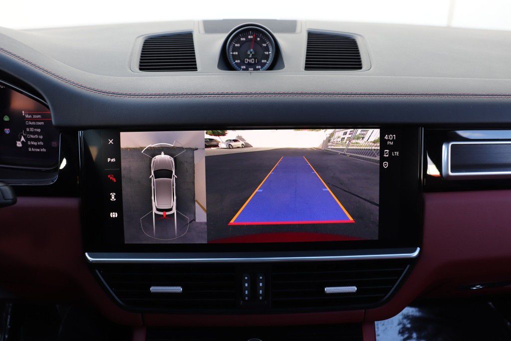 Photo 48 of this PORSCHE CAYENNE GTS