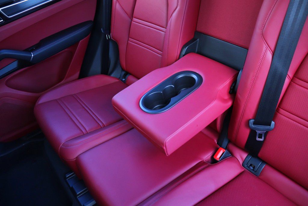 Photo 64 of this PORSCHE CAYENNE GTS