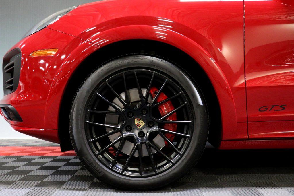 Photo 77 of this PORSCHE CAYENNE GTS