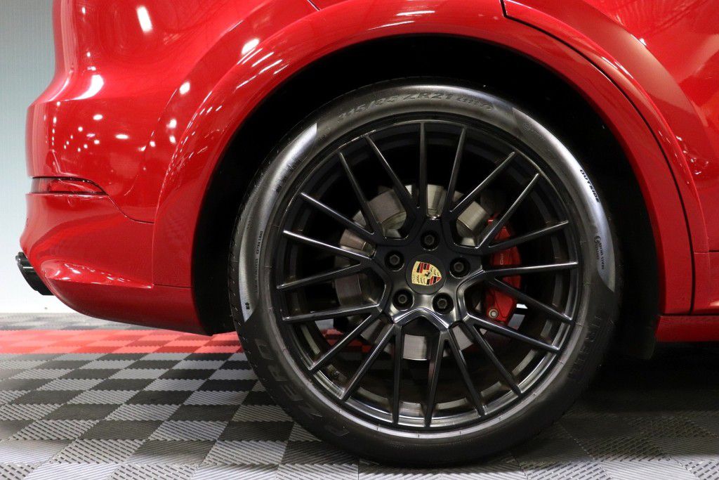 Photo 79 of this PORSCHE CAYENNE GTS