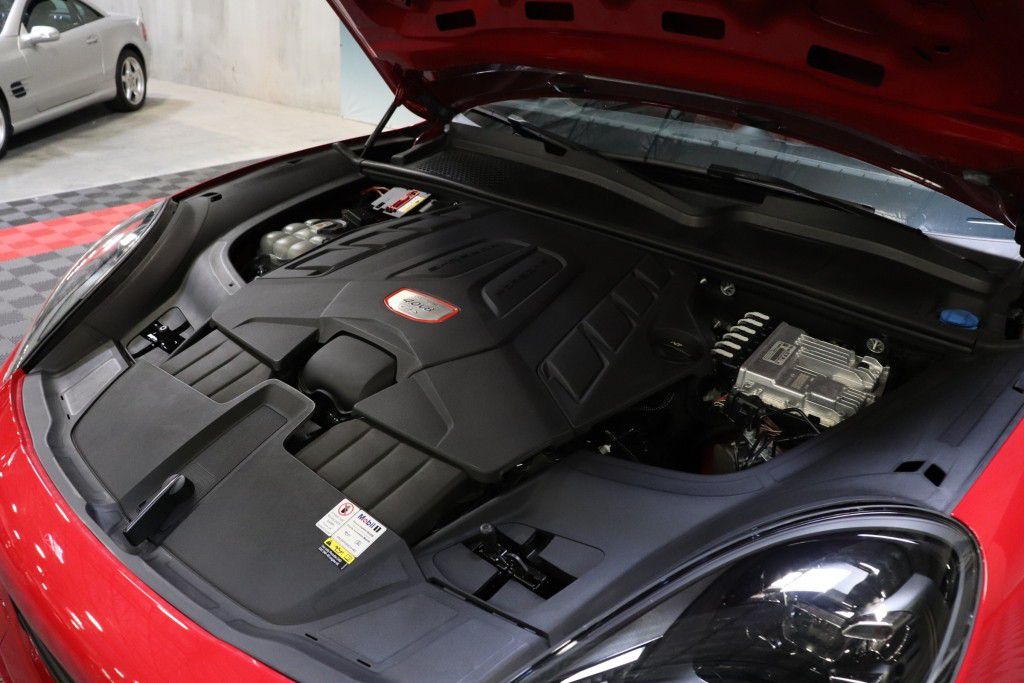 Photo 84 of this PORSCHE CAYENNE GTS
