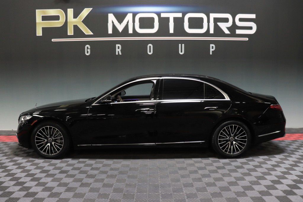 Photo 3 of this MERCEDES-BENZ S580 4MATIC