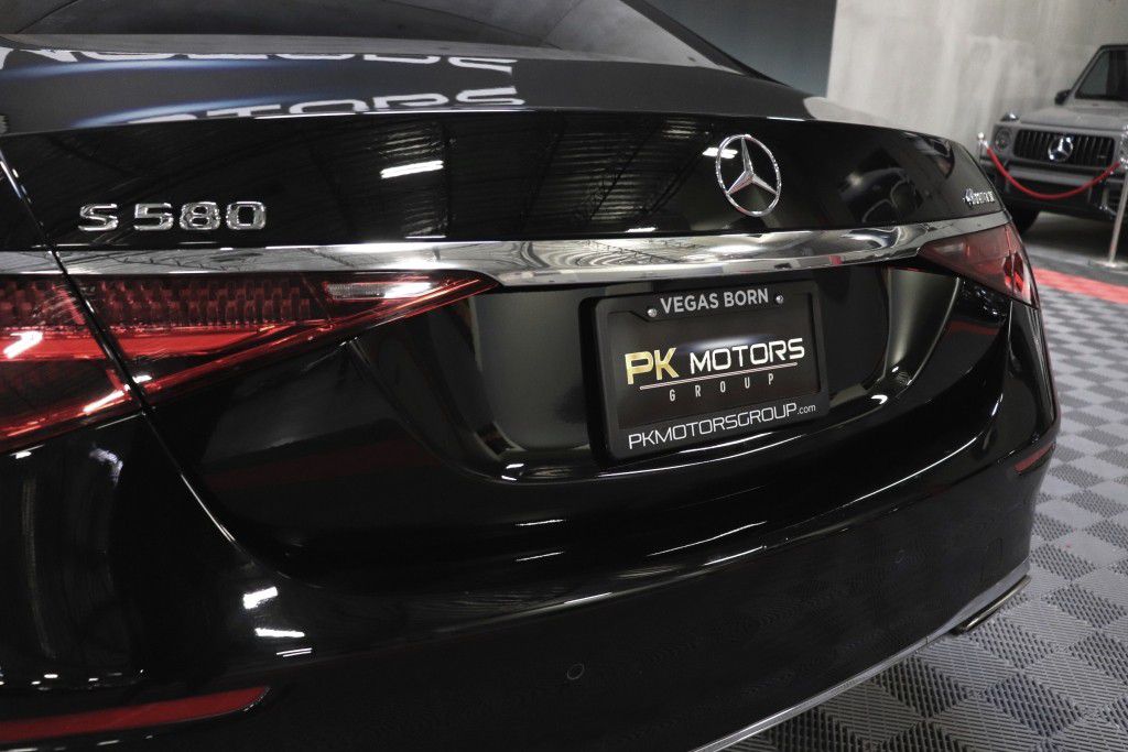 Photo 6 of this MERCEDES-BENZ S580 4MATIC