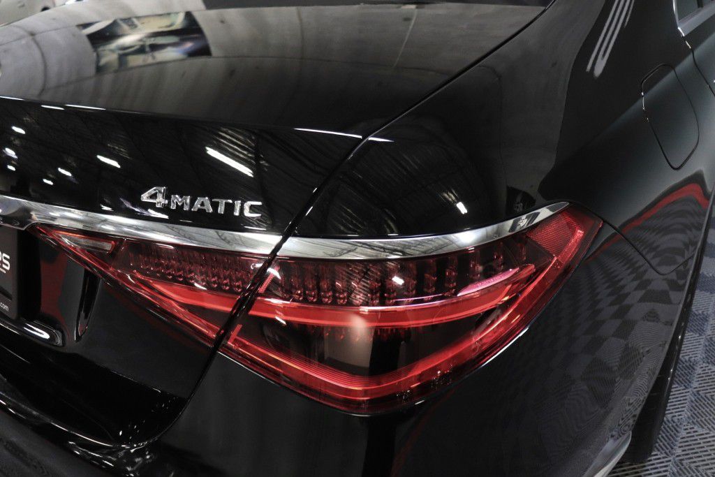 Photo 8 of this MERCEDES-BENZ S580 4MATIC